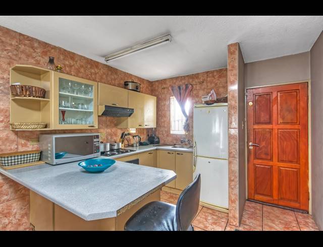 2 BEDROOM APARTMENT FOR SALE IN RIDGEWAY